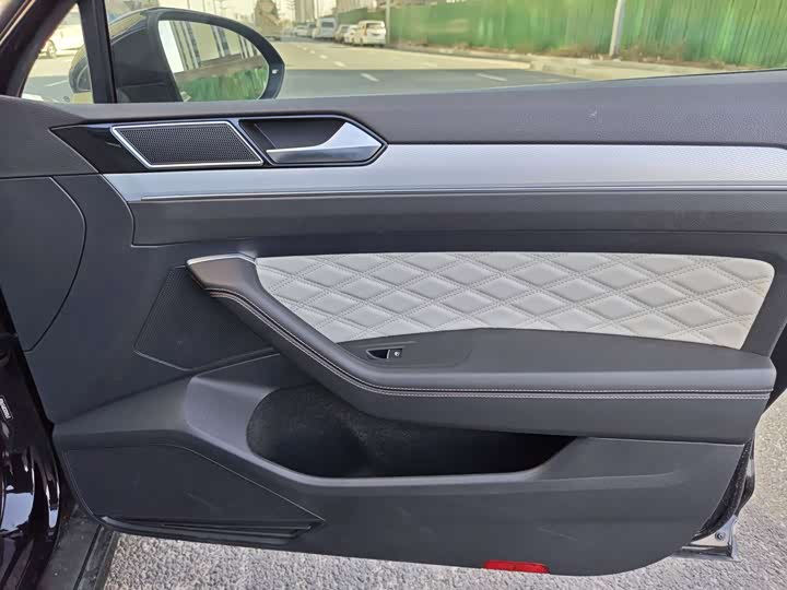 Фото 8 - Volkswagen Magotan