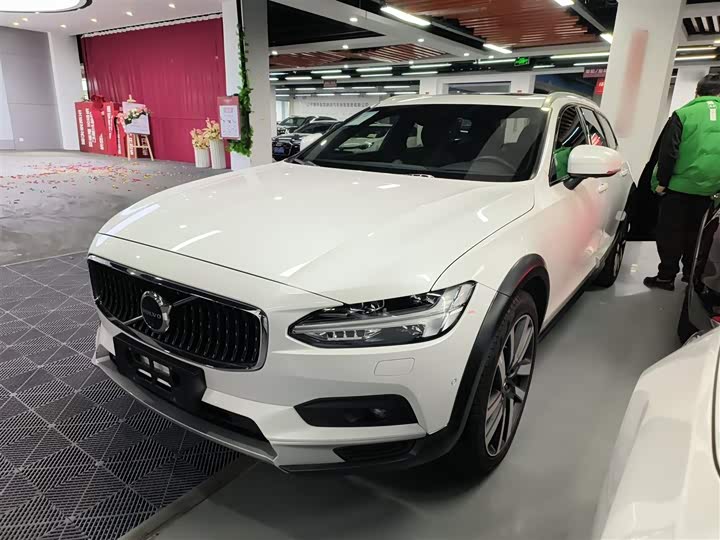 Фото 2 - Volvo V90