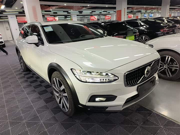 Фото 4 - Volvo V90