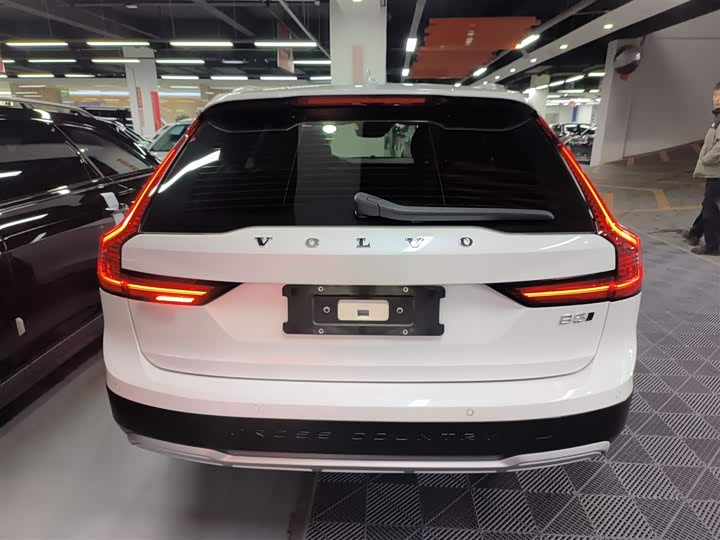 Фото 6 - Volvo V90