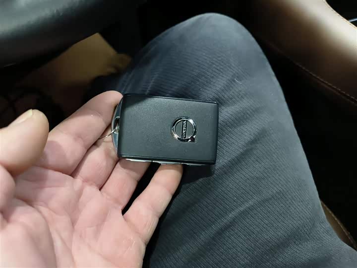 Фото 9 - Volvo V90