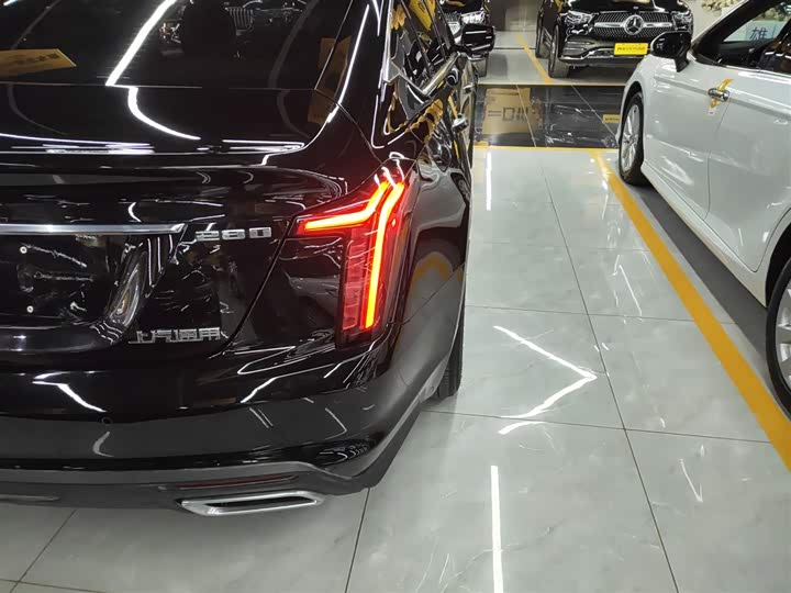 Фото 8 - Cadillac CT5