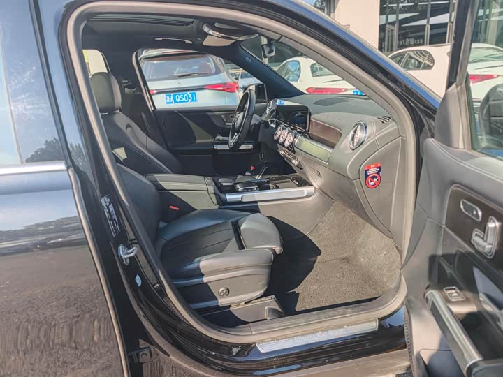 Фото 5 - Mercedes-Benz GLB-Class