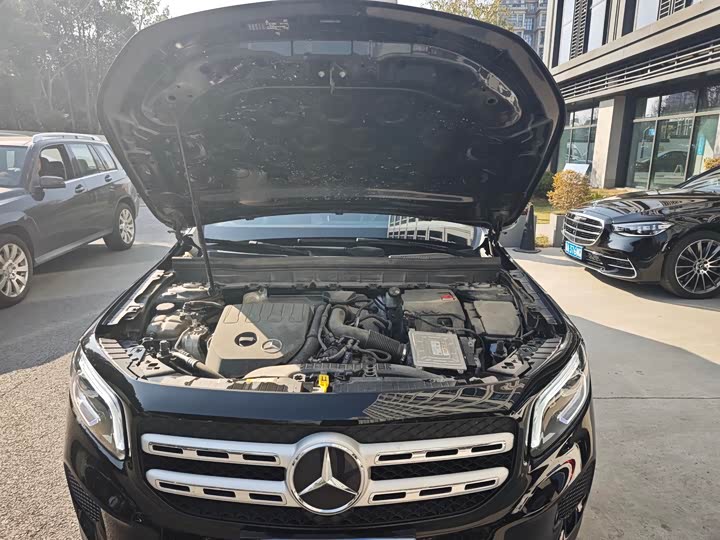 Фото 9 - Mercedes-Benz GLB-Class