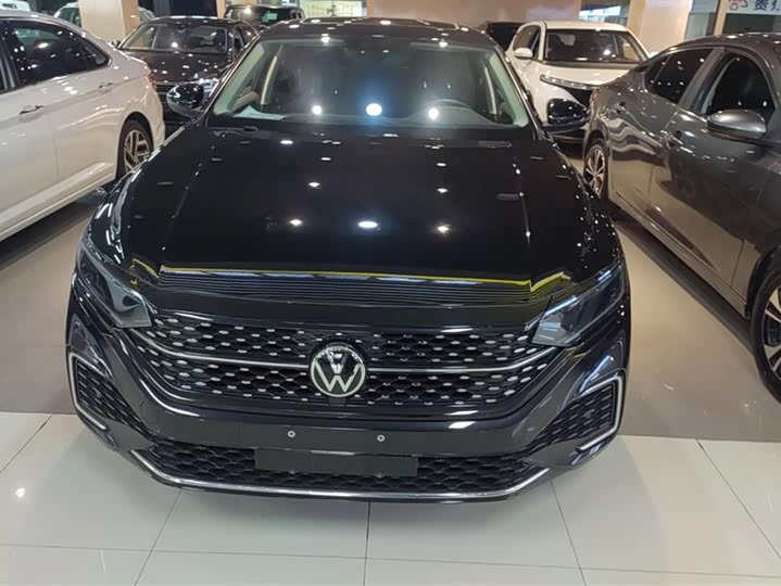 Фото 2 - Volkswagen Passat