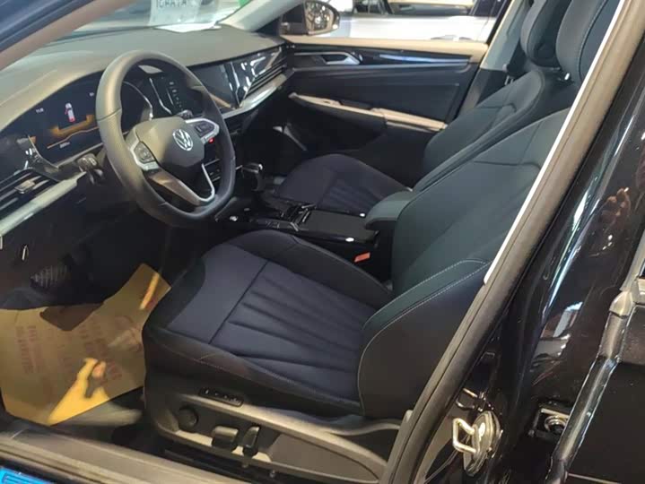 Фото 9 - Volkswagen Passat