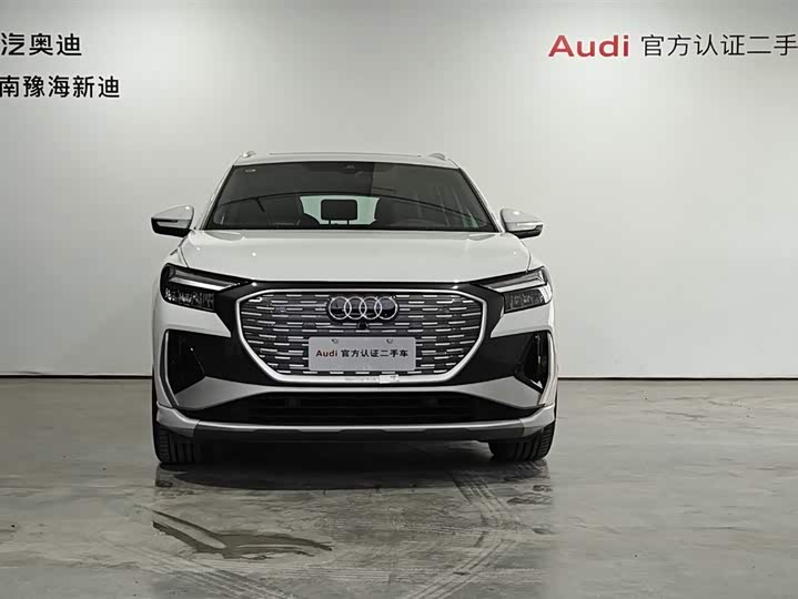 Фото 2 - Audi Q4 e-tron