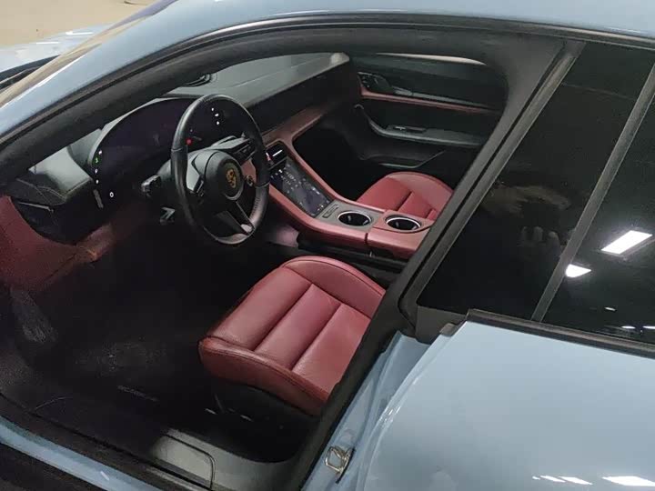 Фото 5 - Porsche Taycan