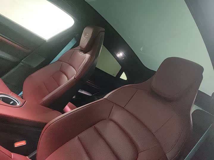 Фото 8 - Porsche Taycan