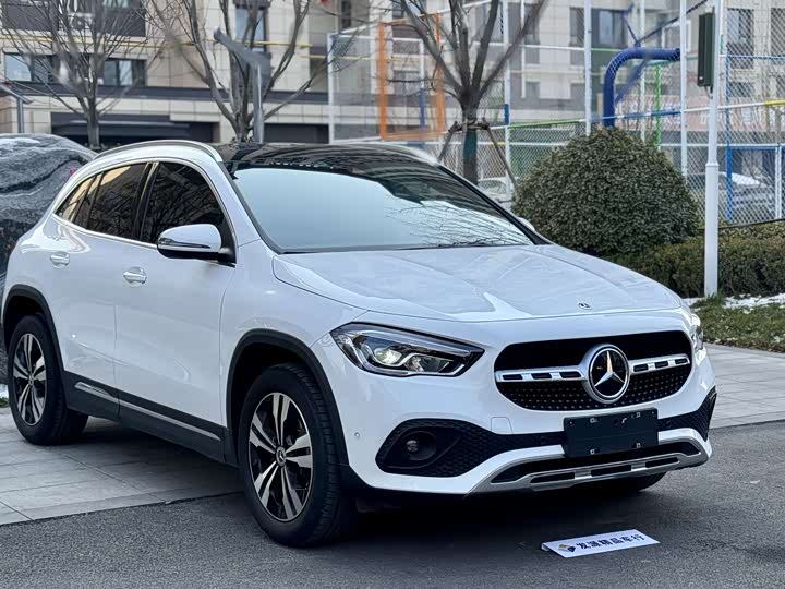 Фото 3 - Mercedes-Benz GLA-Class