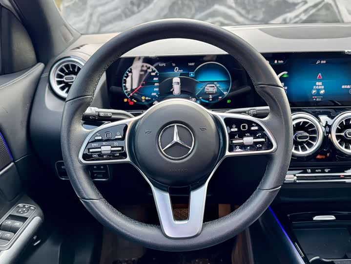 Фото 6 - Mercedes-Benz GLA-Class
