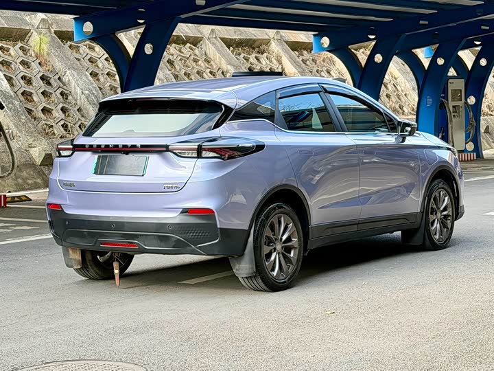 Фото 4 - Geely Geometry M6