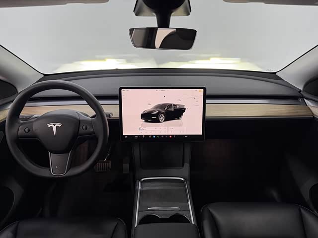 Фото 9 - Tesla Model Y