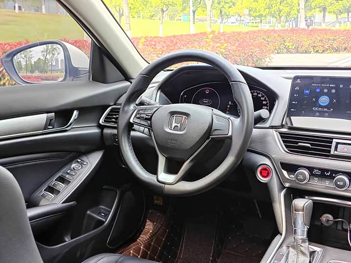 Фото 5 - Honda Accord
