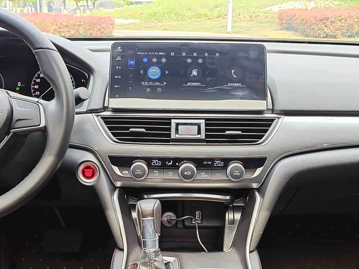 Фото 6 - Honda Accord