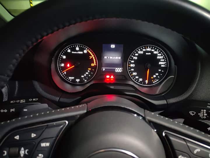 Фото 4 - Audi Q2L