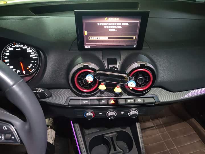 Фото 6 - Audi Q2L