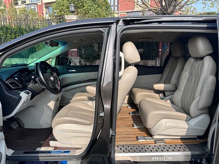 Фото 5 - Buick GL8 ES