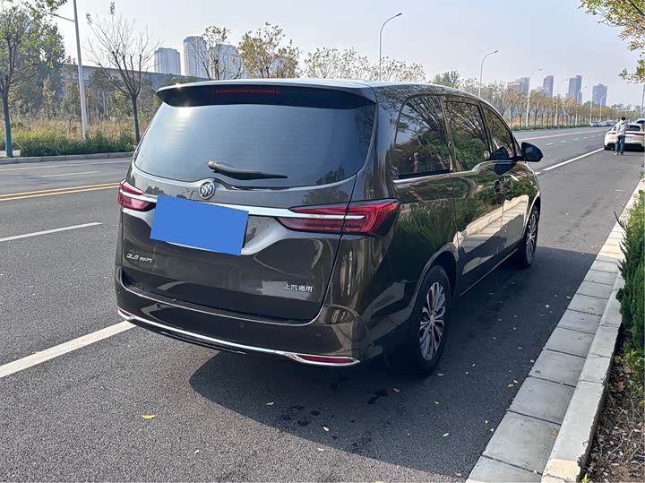 Фото 9 - Buick GL8 ES