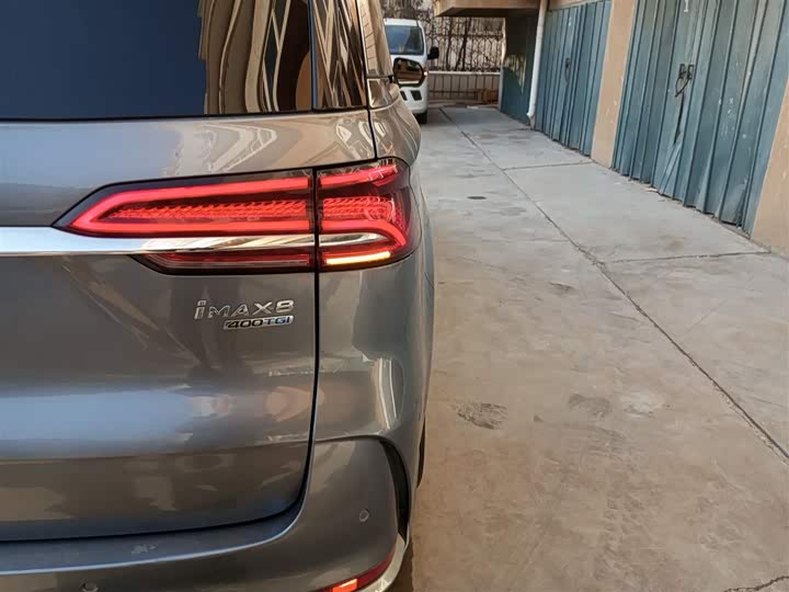 Фото 8 - Roewe iMax 8