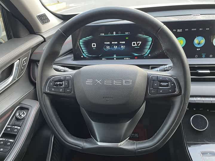 Фото 9 - Exeed LX