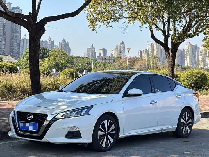 Фото 1 - Nissan Teana