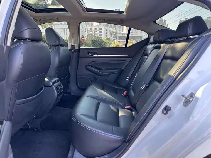 Фото 5 - Nissan Teana