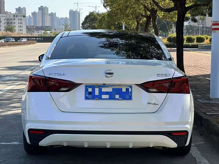 Фото 9 - Nissan Teana