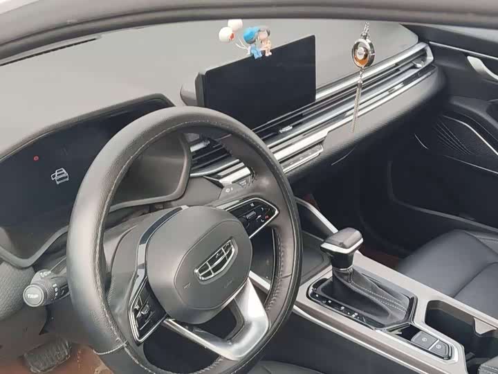 Фото 4 - Geely Emgrand