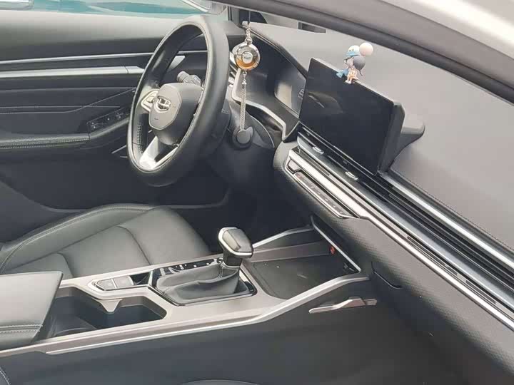 Фото 6 - Geely Emgrand