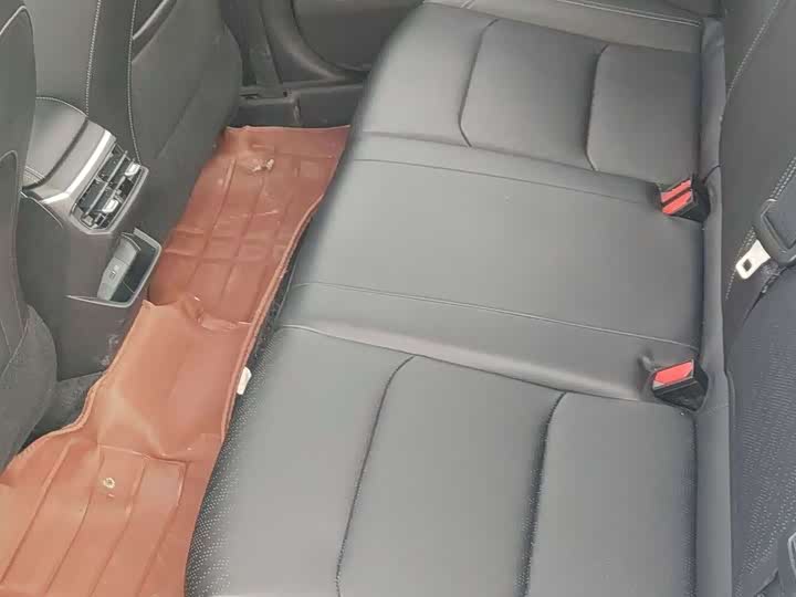 Фото 7 - Geely Emgrand