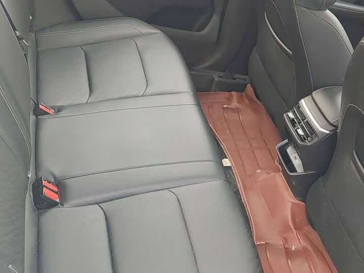 Фото 8 - Geely Emgrand