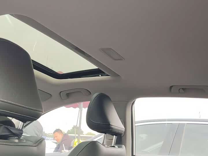 Фото 9 - Geely Emgrand