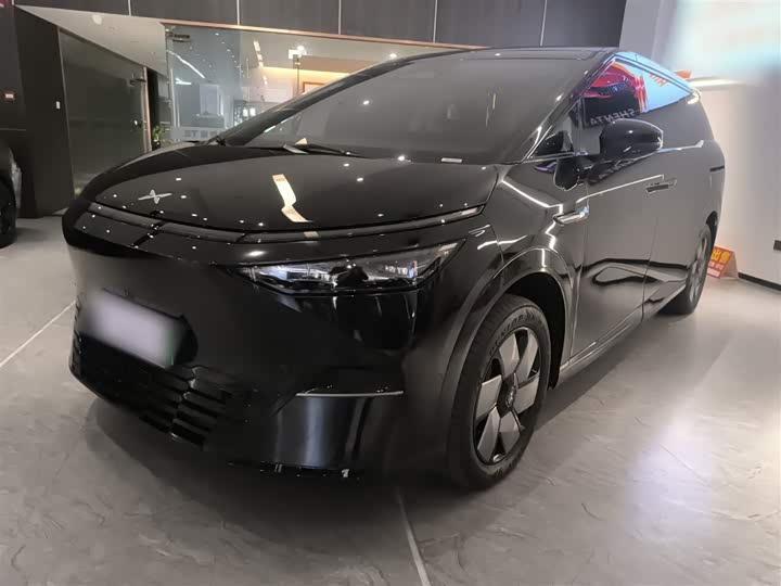 Фото 2 - XPeng X9