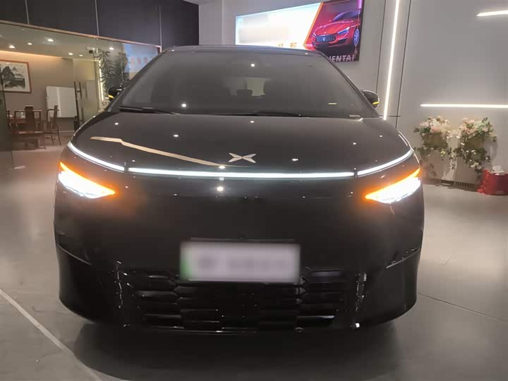 Фото 3 - XPeng X9