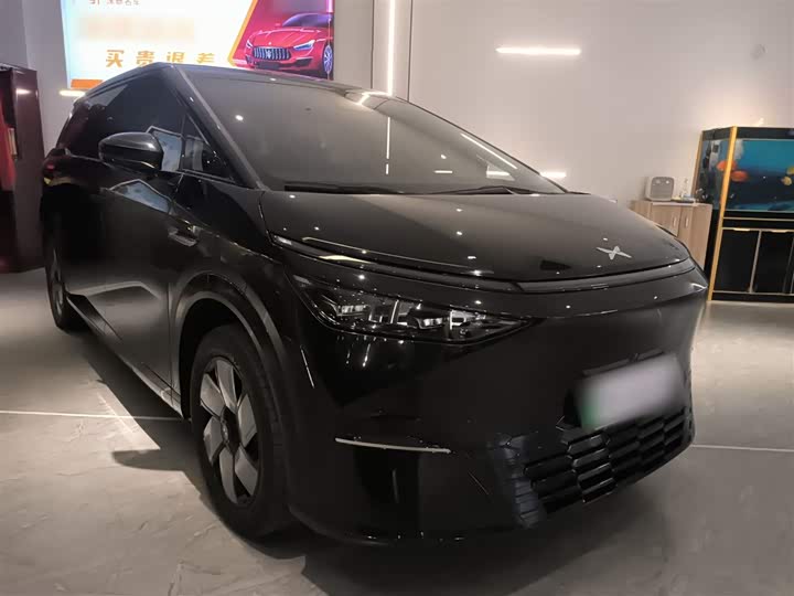 Фото 4 - XPeng X9