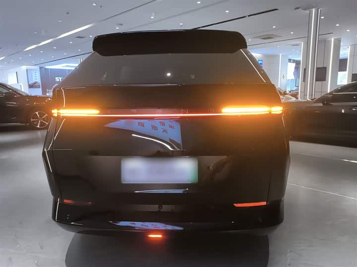 Фото 6 - XPeng X9