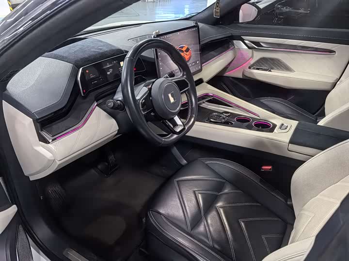 Фото 4 - Zeekr 001