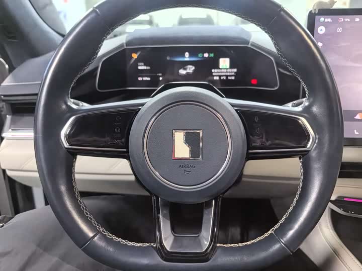 Фото 5 - Zeekr 001