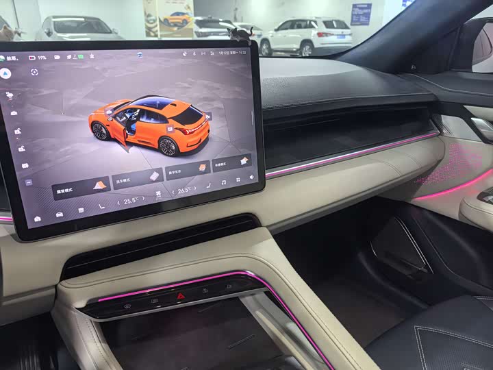 Фото 6 - Zeekr 001