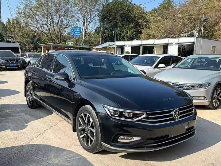 Фото 1 - Volkswagen Magotan