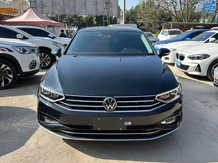 Фото 2 - Volkswagen Magotan