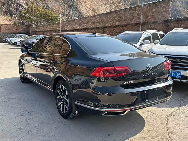 Фото 7 - Volkswagen Magotan