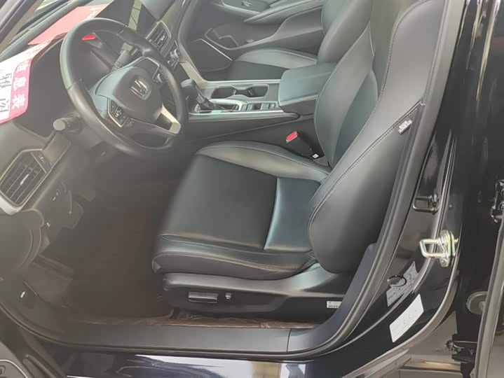 Фото 9 - Honda Accord