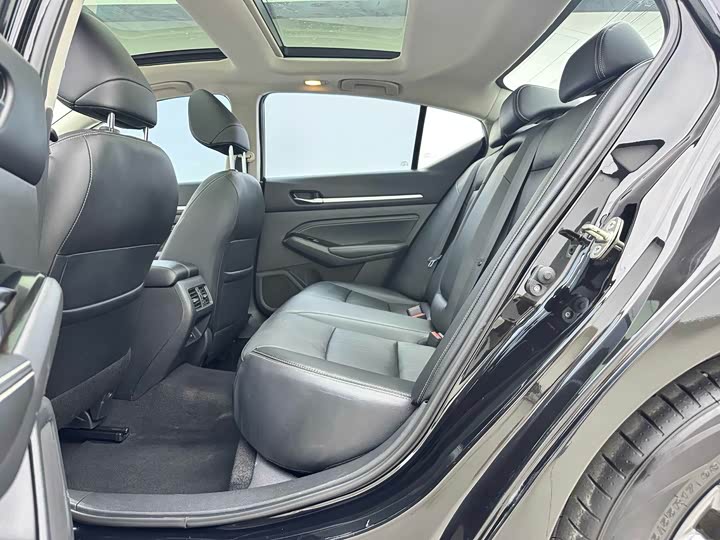 Фото 7 - Nissan Teana