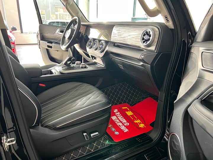 Фото 9 - Tank 300