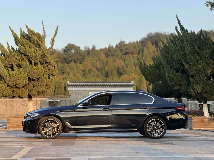 Фото 3 - BMW 5 Series