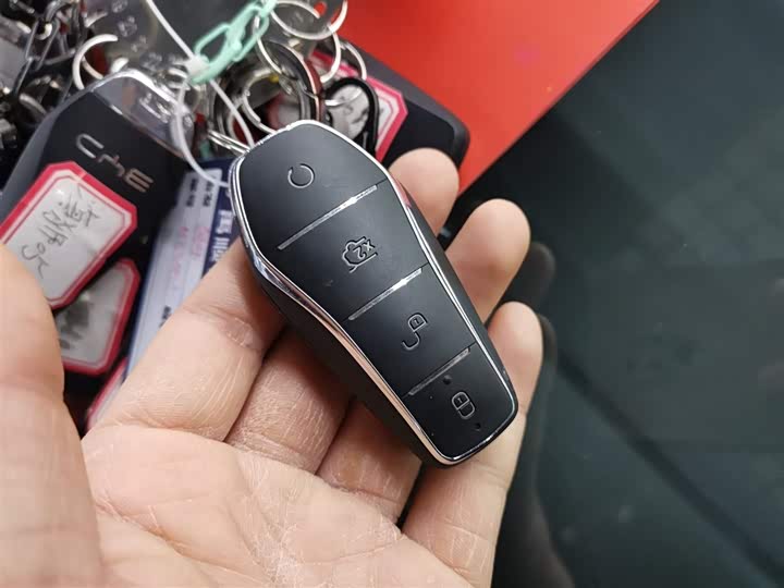 Фото 9 - BYD Qin L