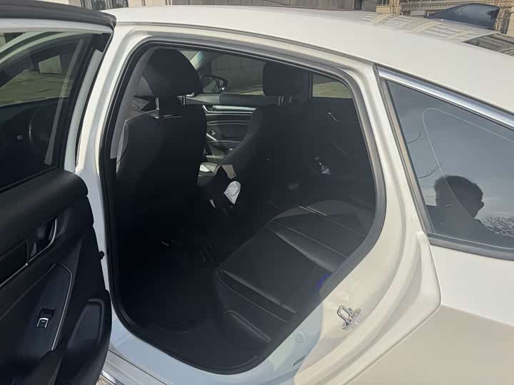 Фото 7 - Honda Accord