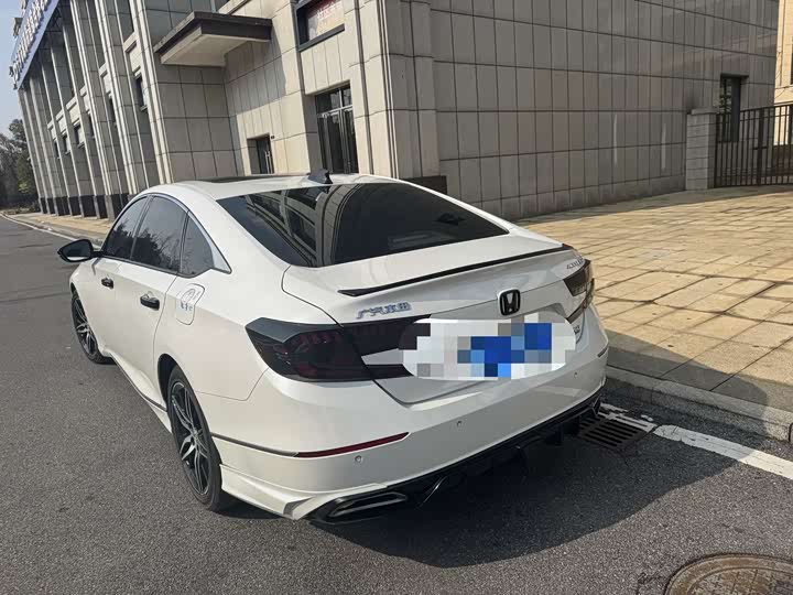 Фото 9 - Honda Accord